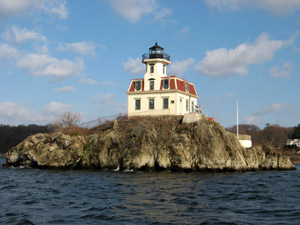 Pomham Rocks Lighthouse