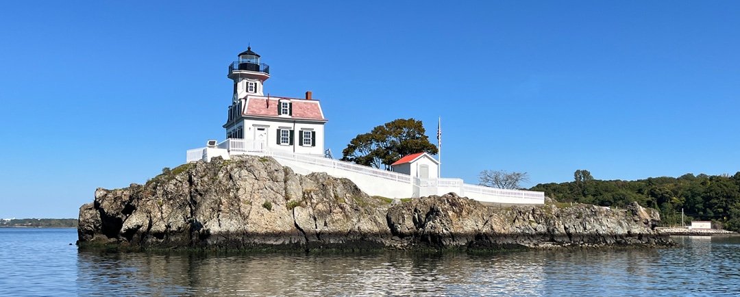 Troll Builders Visit Pomham Rocks Lighthouse