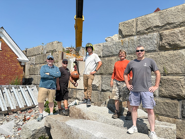 Work crew at Portsmouth Harbor Light